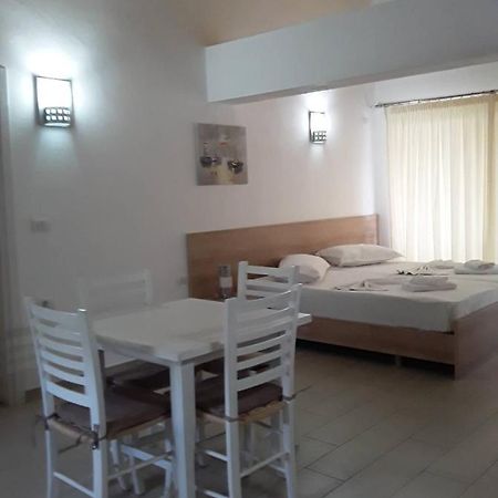 Caldera Vista Apartaments Sarandë Exteriör bild