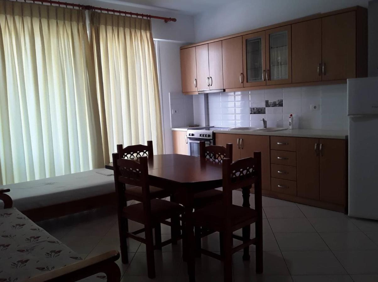 Caldera Vista Apartaments Sarandë Exteriör bild