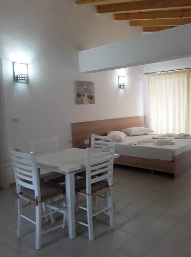 Caldera Vista Apartaments Sarandë Exteriör bild
