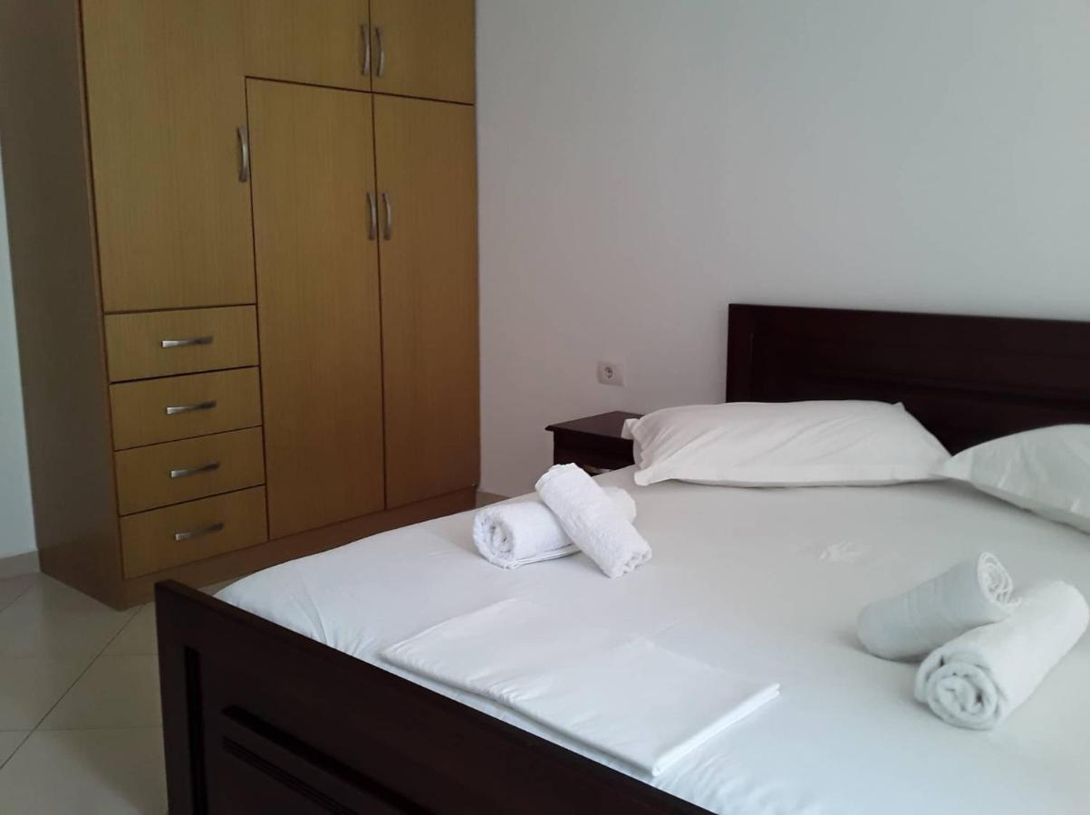 Caldera Vista Apartaments Sarandë Exteriör bild
