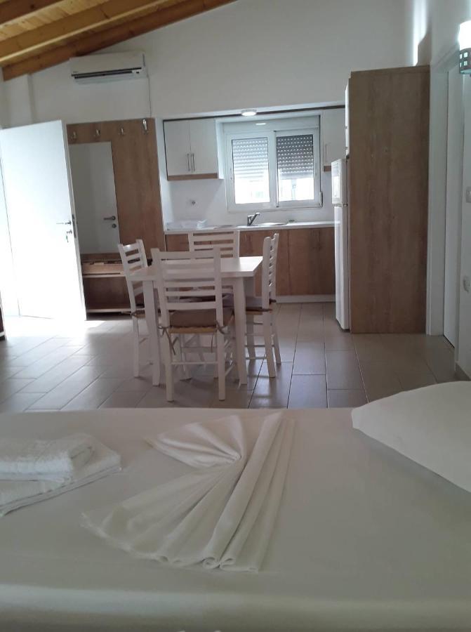 Caldera Vista Apartaments Sarandë Exteriör bild